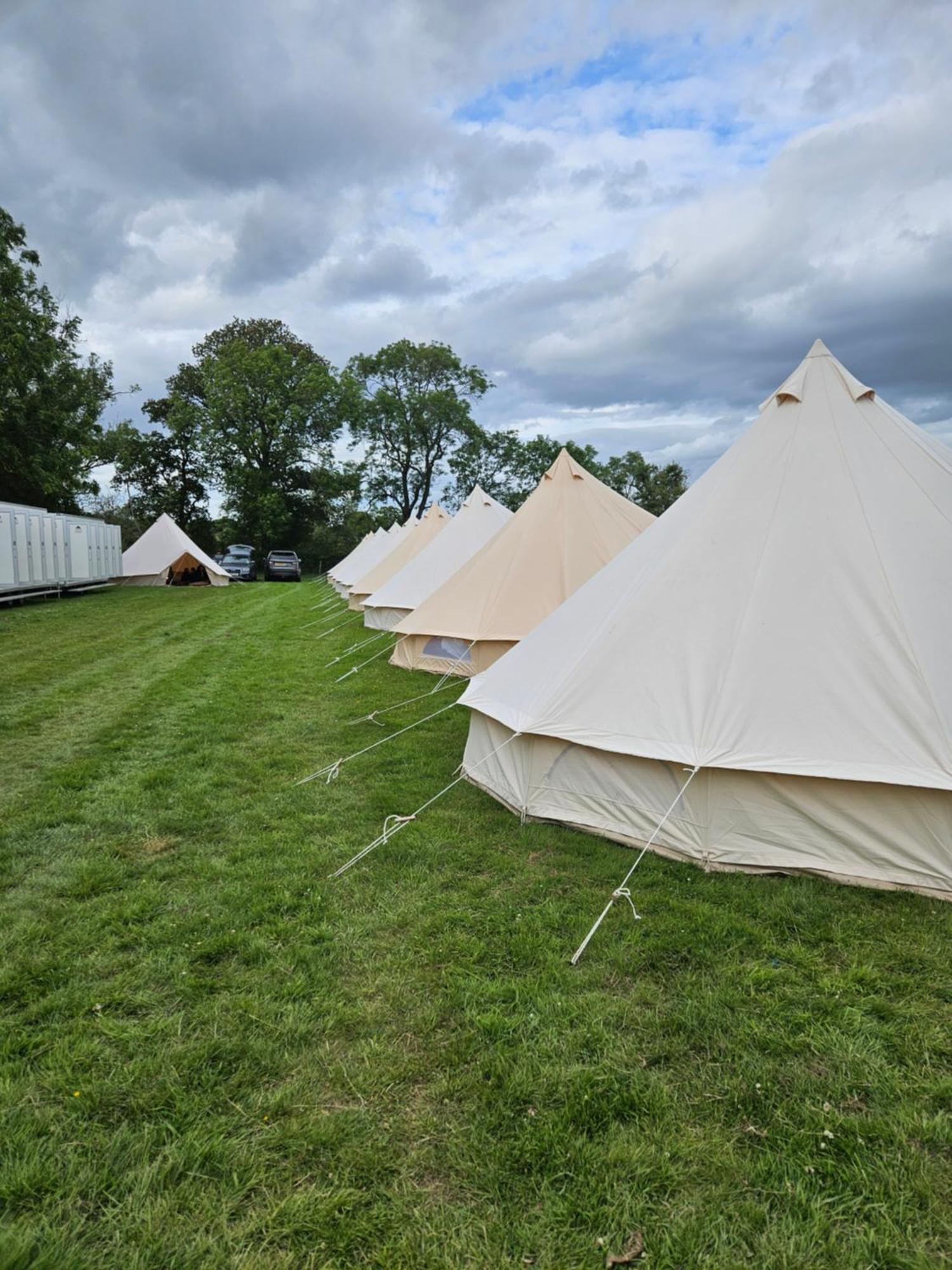 Suitehuts @ Silverstone Kültér fotó
